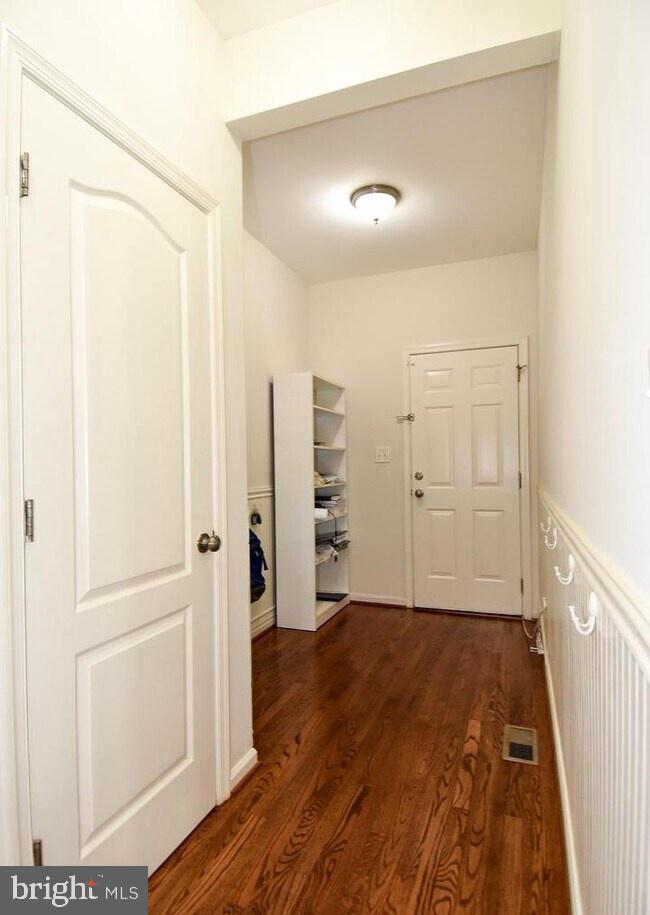 25009 Virginia Pine Court Chantilly, VA 20152 - Photo 13 of 42