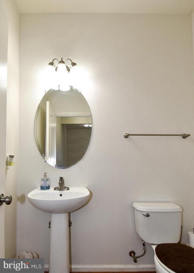 25009 Virginia Pine Court Chantilly, VA 20152 - Photo 9 of 42