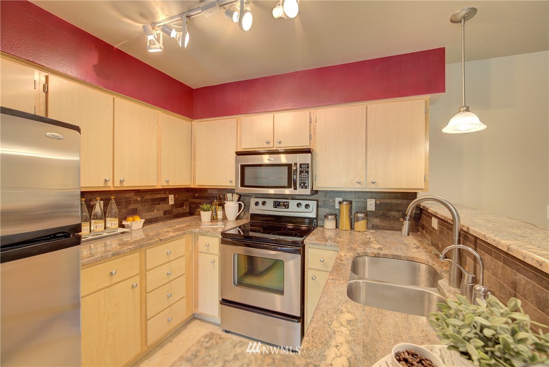 10709 Valley View Road, Unit A202 Bothell, WA 98011 - Photo 8 of 19