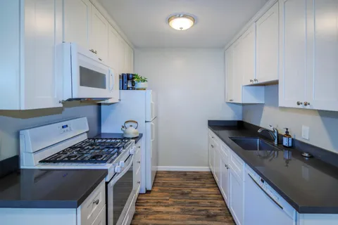 $1,828,000 | 94 East 39th Avenue, San Mateo, CA 94403