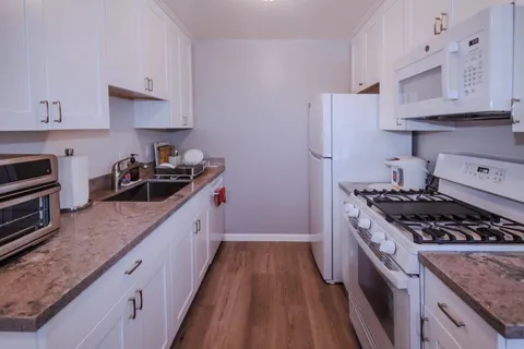 $1,828,000 | 94 East 39th Avenue, San Mateo, CA 94403