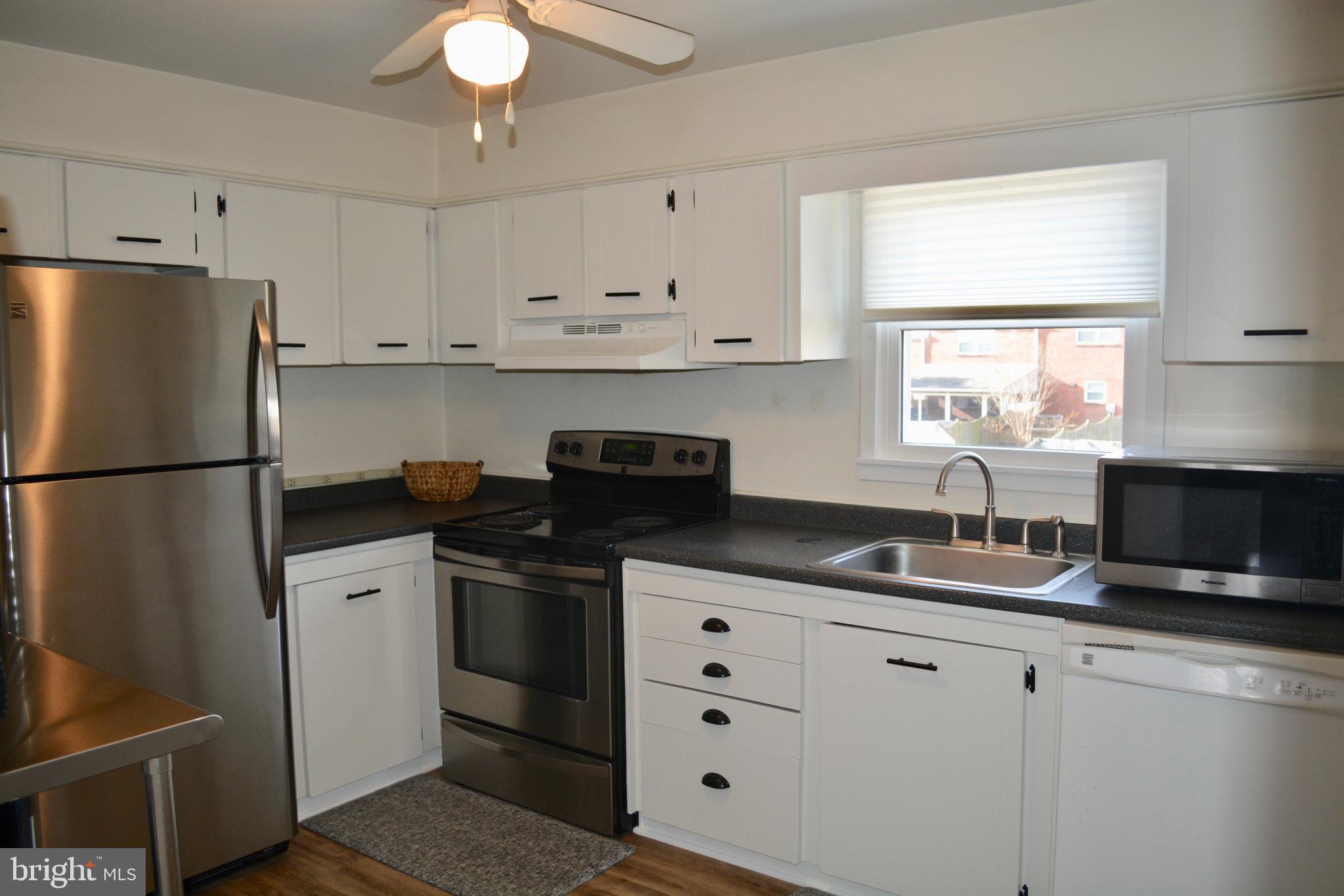 5656 Braxfield Road Baltimore, MD 21227 - Photo 11 of 28