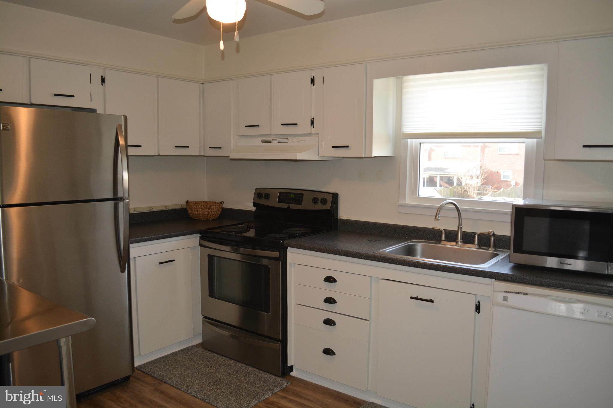 5656 Braxfield Road Baltimore, MD 21227 - Photo 10 of 28
