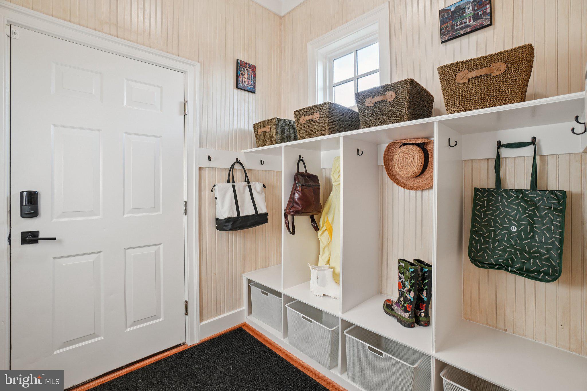 20872 Eckbo Drive Leesburg, VA 20175 - Photo 32 of 96 Custom Mud Room
