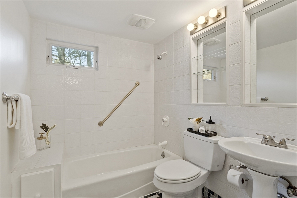 9 Cole Road Wayland, MA 01778 - Photo 31 of 42 Gallery Image 31