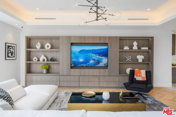 $109,750 | 525 North Camden Drive, Beverly Hills, CA 90210