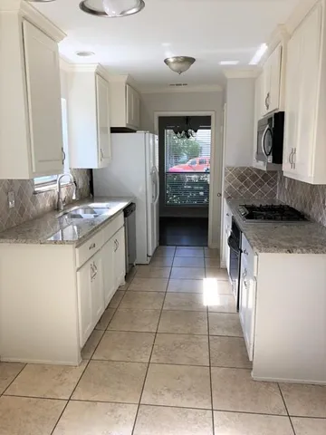 $2,500 | 443 Lowell Lane, Richardson, TX 75080