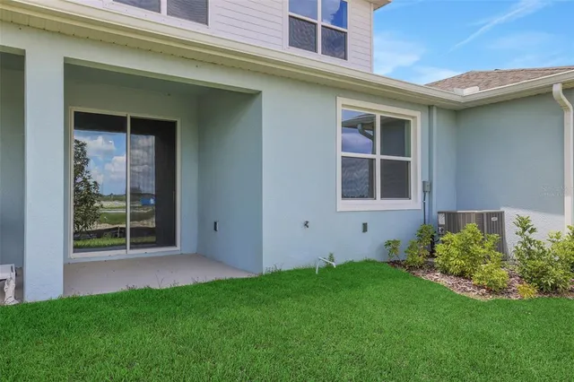 a view of an entrance of the house