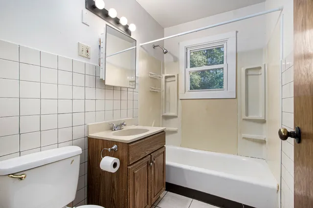 $850 | 205 Pleasant Street, Hartford, MI 49057