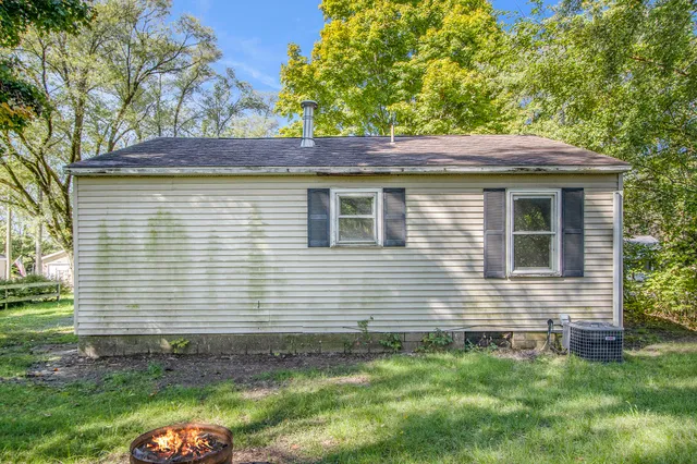 $850 | 205 Pleasant Street, Hartford, MI 49057