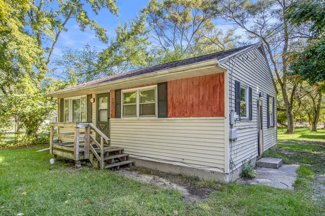 $850 | 205 Pleasant Street, Hartford, MI 49057