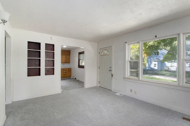 $850 | 205 Pleasant Street, Hartford, MI 49057