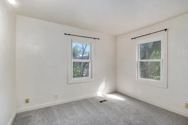 $850 | 205 Pleasant Street, Hartford, MI 49057