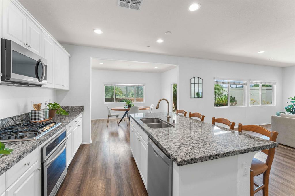 35664 Asturian Way Fallbrook, CA 92028 - Photo 9 of 56