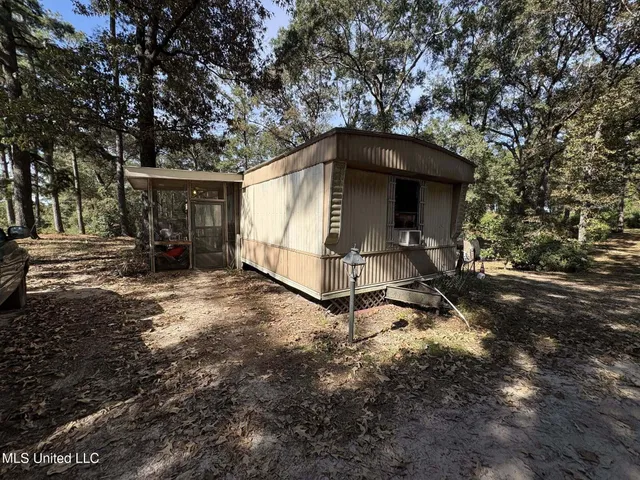$159,900 | 104 Matthew Johnson Road, Wiggins, MS 39577