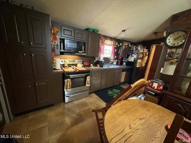 $159,900 | 104 Matthew Johnson Road, Wiggins, MS 39577