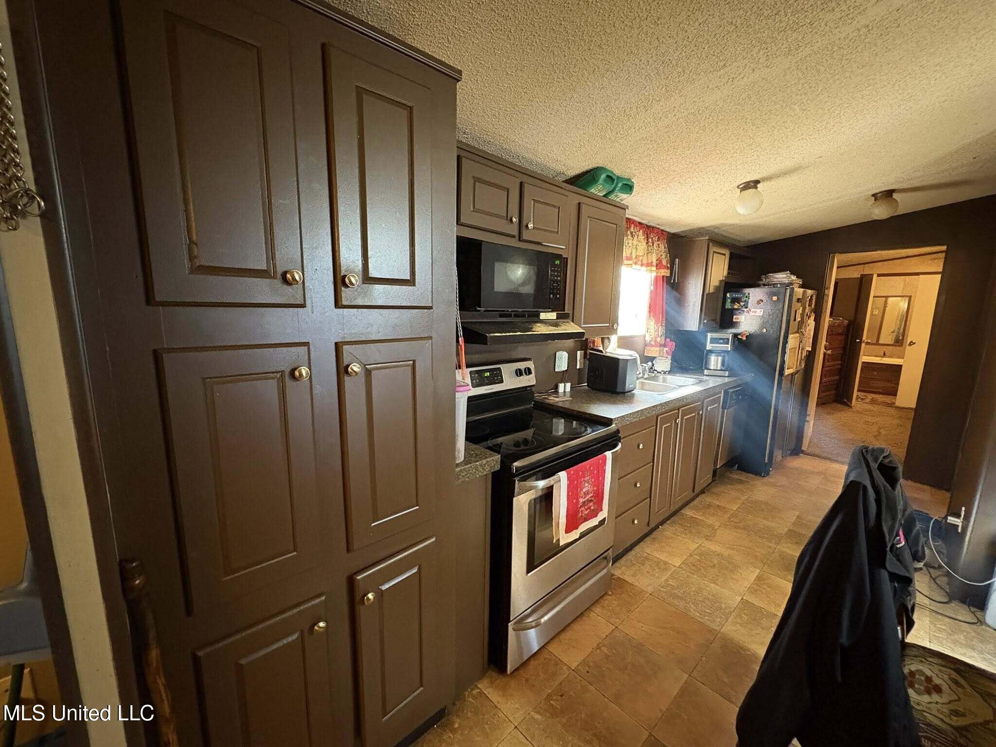 104 Matthew Johnson Road Wiggins, MS 39577 - Photo 6 of 37 kitchen