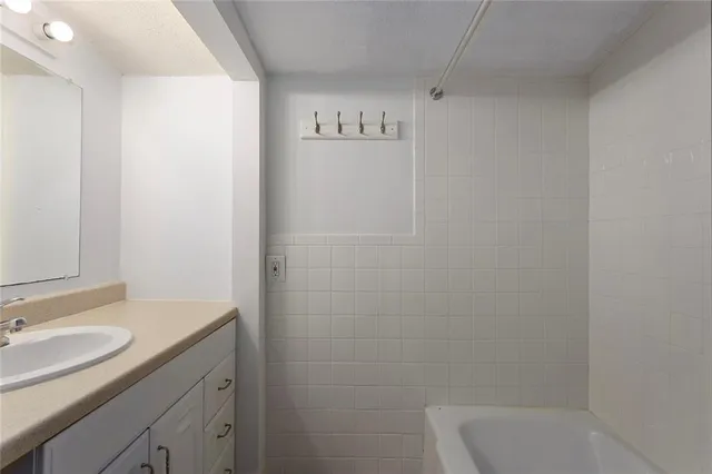 $159,900 | 808 South Mills Street, Independence, MO 64050