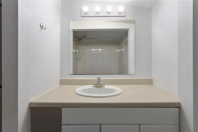 $159,900 | 808 South Mills Street, Independence, MO 64050