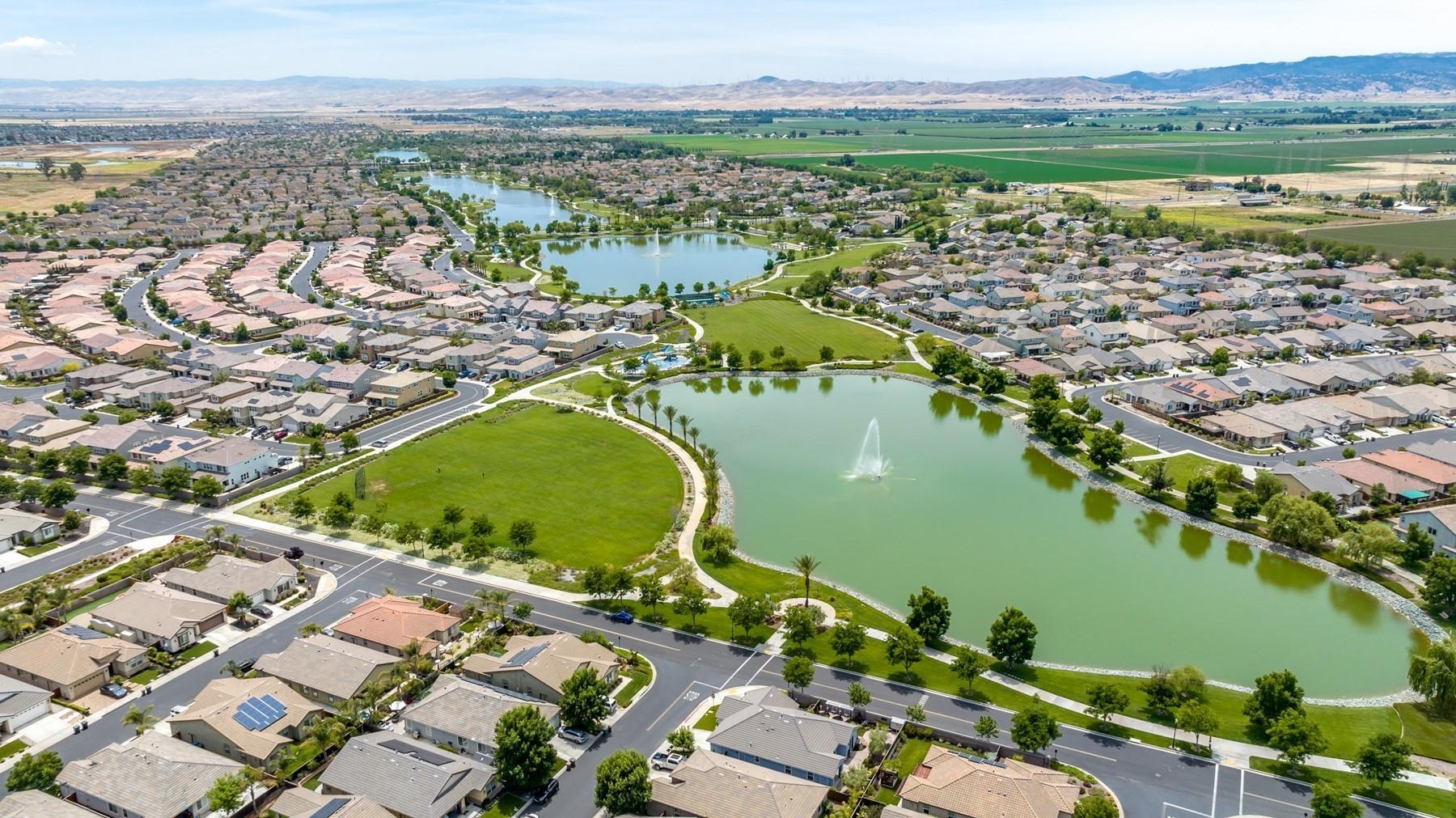 9901 Pyramid Way Discovery Bay, CA 94505 - Photo 50 of 53 a view of a city with an ocean