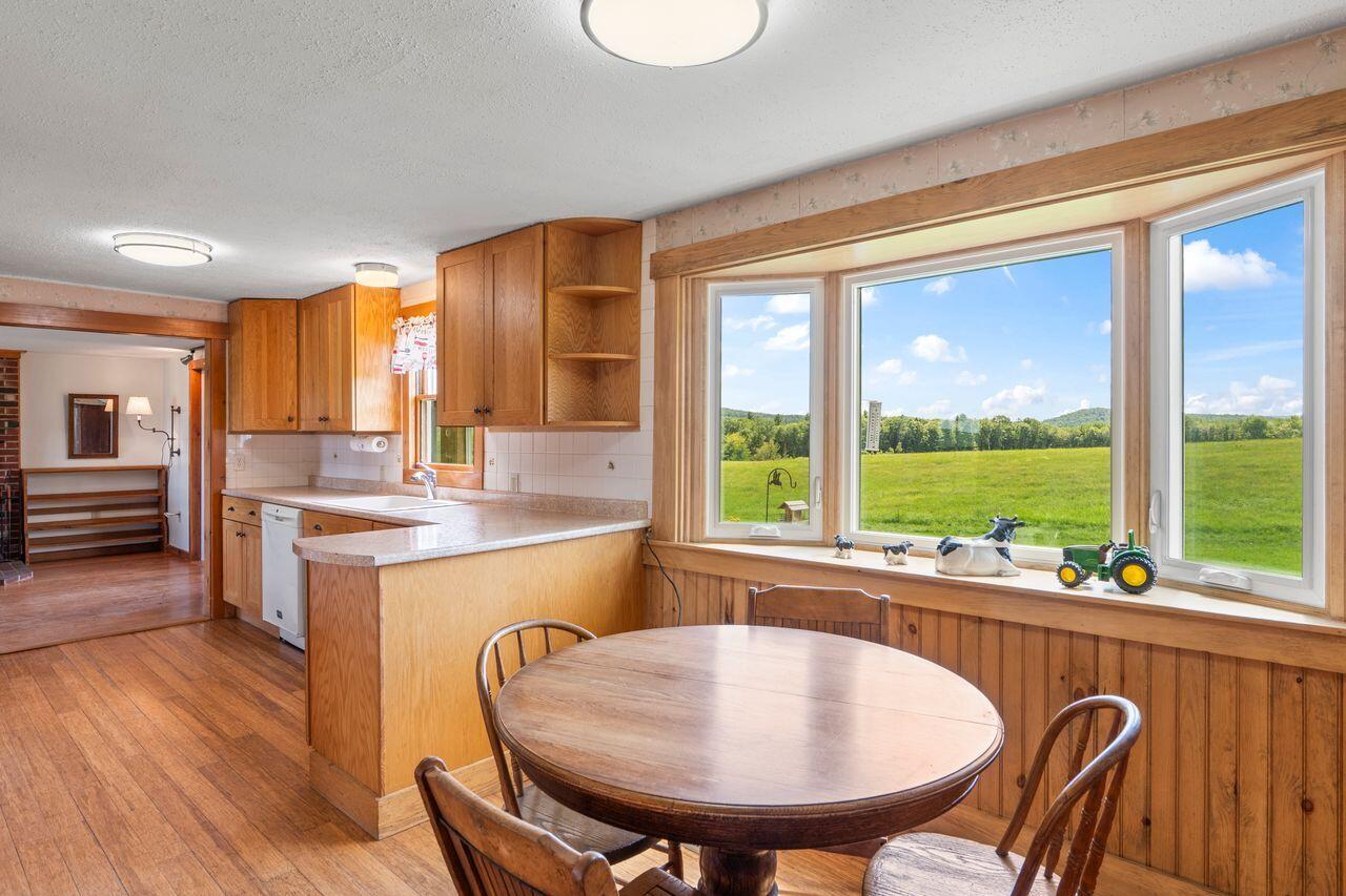 107 Dearborn Road Canton, ME 04221 - Photo 19 of 54 rt hand cabinets