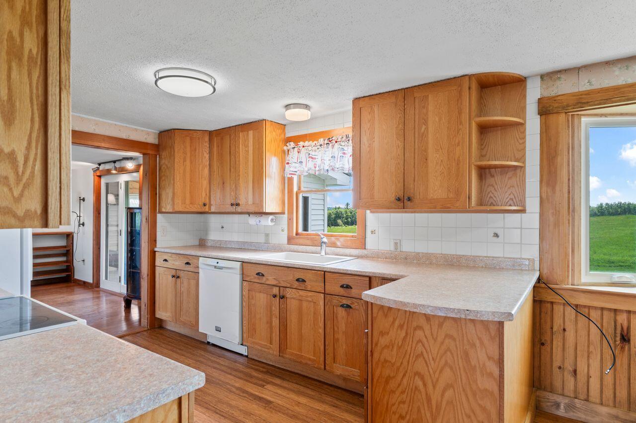 107 Dearborn Road Canton, ME 04221 - Photo 22 of 54 rt hand cabinets 2