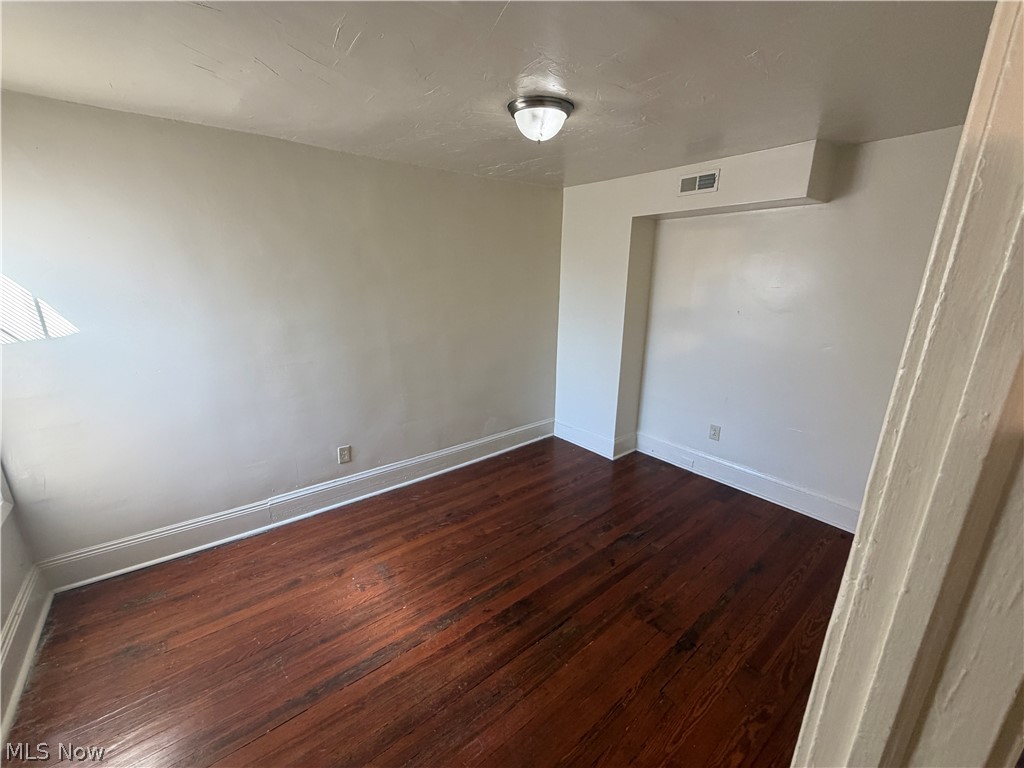 15416 Waterloo Road Cleveland, OH 44110 - Photo 11 of 18