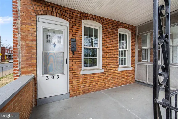 $2,495 | 203 North Dupont Street, Wilmington, DE 19805
