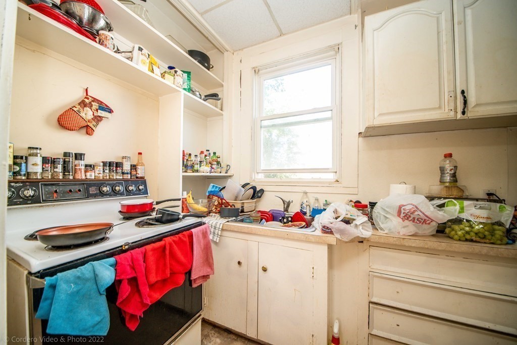 214 High Street Fall River, MA 02720 - Photo 11 of 42 Gallery Image 11
