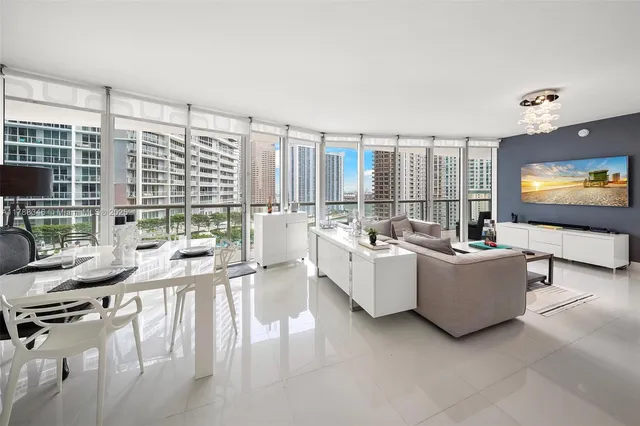 $5,500 | 495 Brickell Avenue, Unit 1704, Miami, FL 33131
