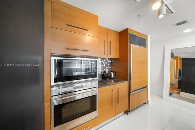 $5,500 | 495 Brickell Avenue, Unit 1704, Miami, FL 33131