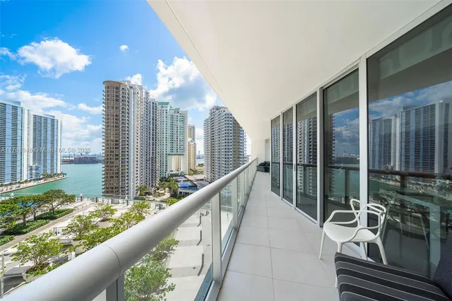 $5,500 | 495 Brickell Avenue, Unit 1704, Miami, FL 33131