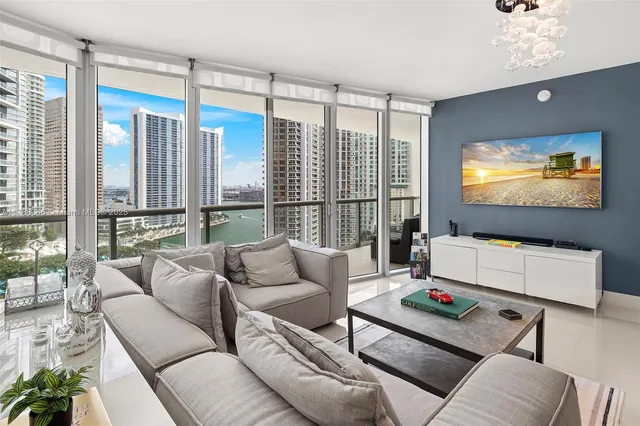 $5,500 | 495 Brickell Avenue, Unit 1704, Miami, FL 33131