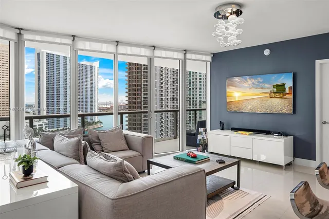 $5,500 | 495 Brickell Avenue, Unit 1704, Miami, FL 33131