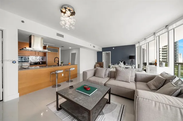 $5,500 | 495 Brickell Avenue, Unit 1704, Miami, FL 33131