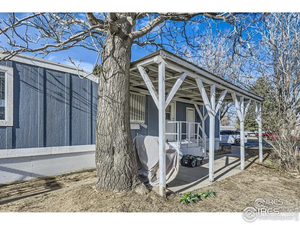 a view of house with a outdoor space