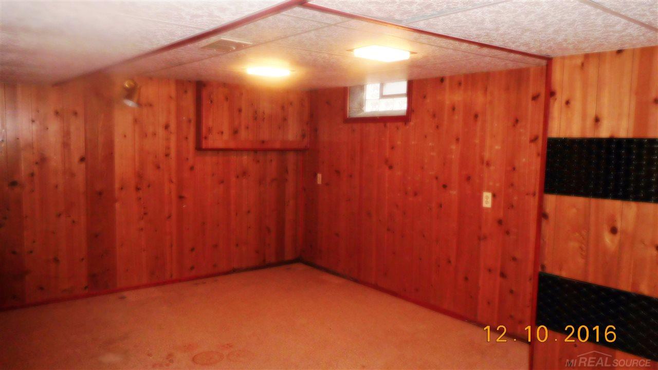 15026 Stephens Road Eastpointe, MI 48021 - Photo 19 of 30 31309360-18.JPG