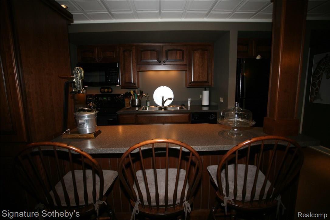 6620 Clarkston Road Clarkston, MI 48346 - Photo 52 of 72 Eat at Counter Kitchen