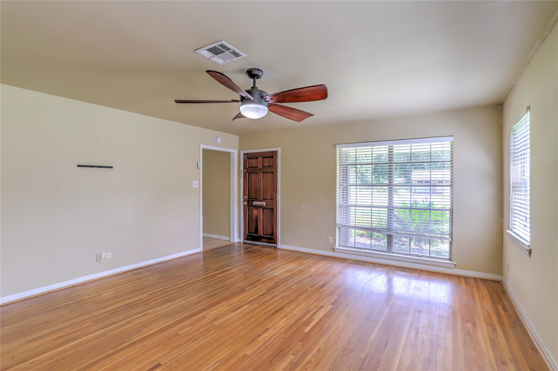 9207 Colleen Road Houston, TX 77080 - Photo 7 of 22