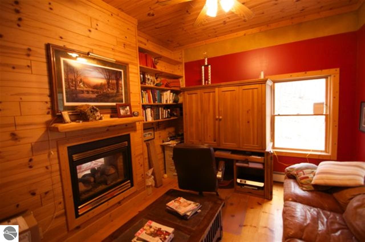10483 Craig Road Traverse City, MI 49686 - Photo 23 of 53 1786896-22.JPG