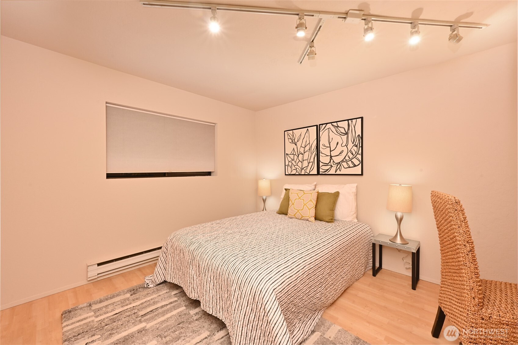 6648 Park Point Way Northeast, Unit D111 Seattle, WA 98115 - Photo 21 of 31