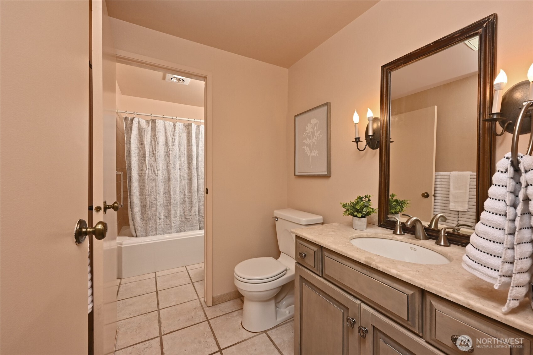 6648 Park Point Way Northeast, Unit D111 Seattle, WA 98115 - Photo 27 of 31