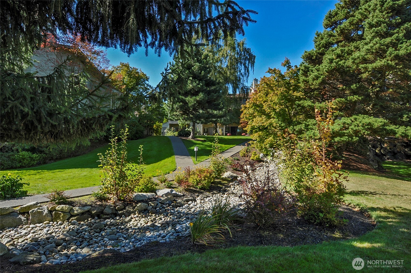 6648 Park Point Way Northeast, Unit D111 Seattle, WA 98115 - Photo 5 of 31