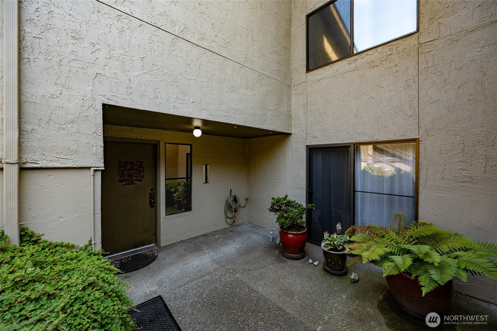 6648 Park Point Way Northeast, Unit D111 Seattle, WA 98115 - Photo 8 of 31