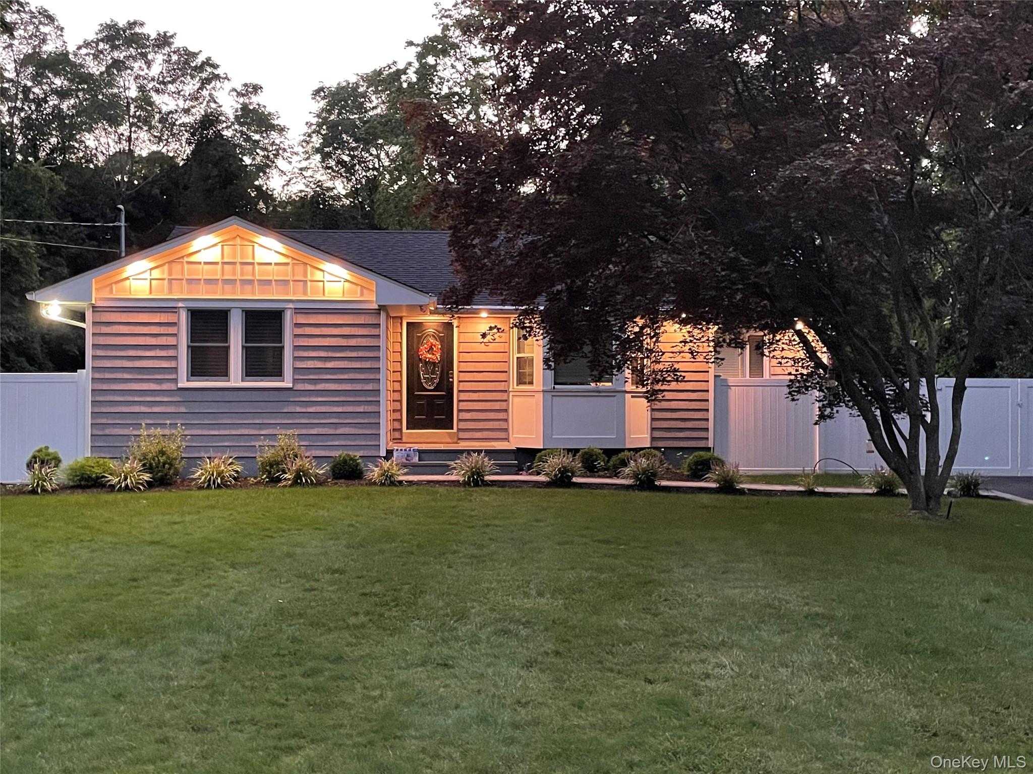 16 Old Stump Road Brookhaven, NY 11719 - Photo 1 of 3