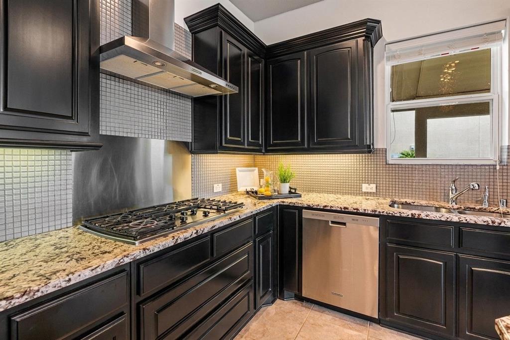 2182 Saxon Way Allen, TX 75013 - Photo 11 of 39