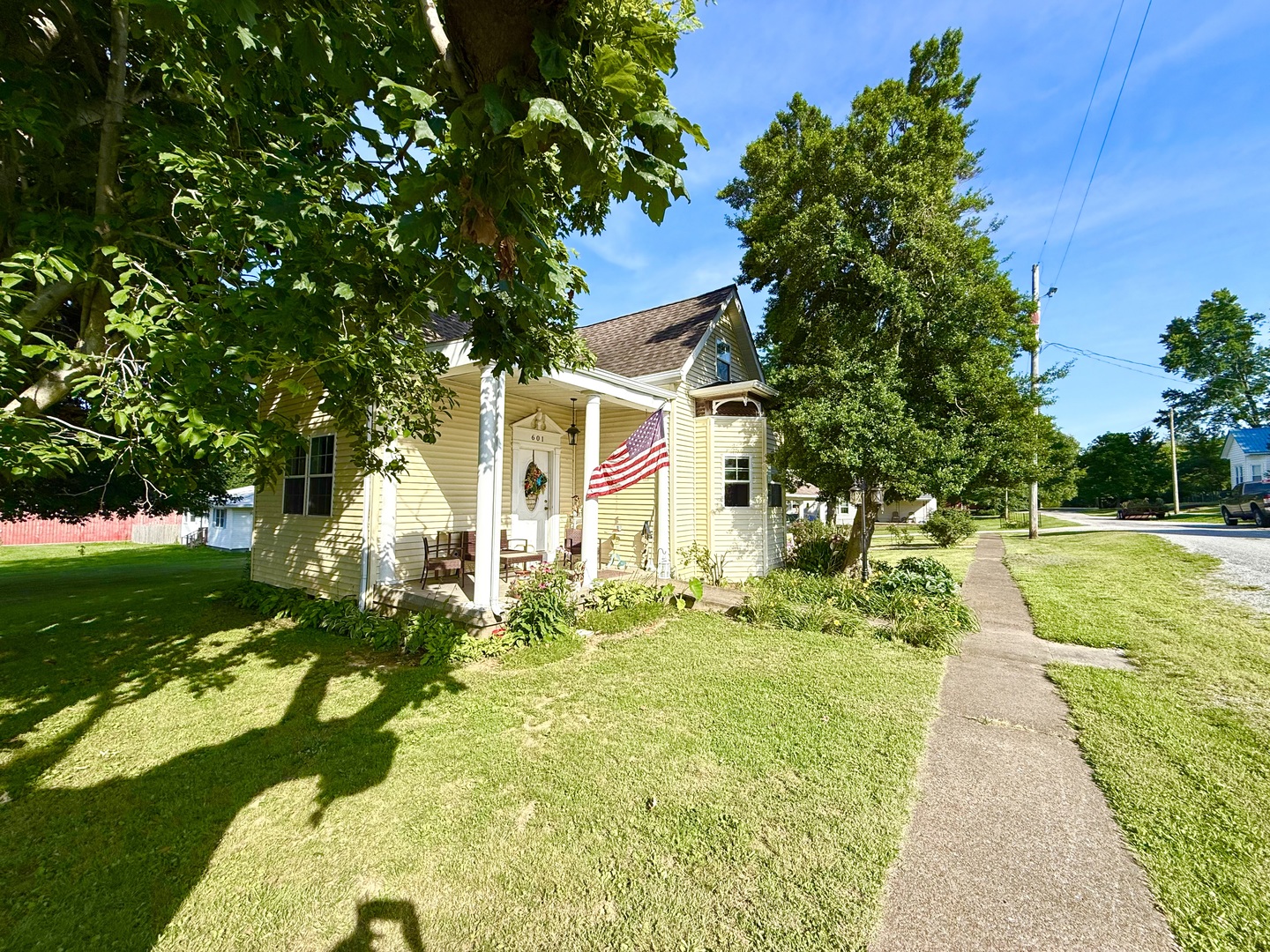 601 Ohio Street Grand Chain, IL 62941 - Photo 26 of 31 a front view of house with yard and green space