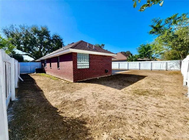 $1,750 | 2115 East 29th Street, Mission, TX 78574