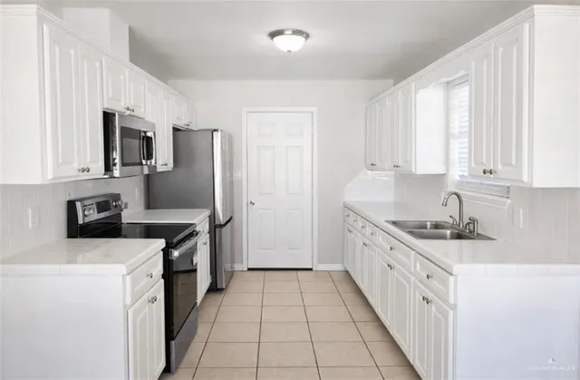 $1,750 | 2115 East 29th Street, Mission, TX 78574