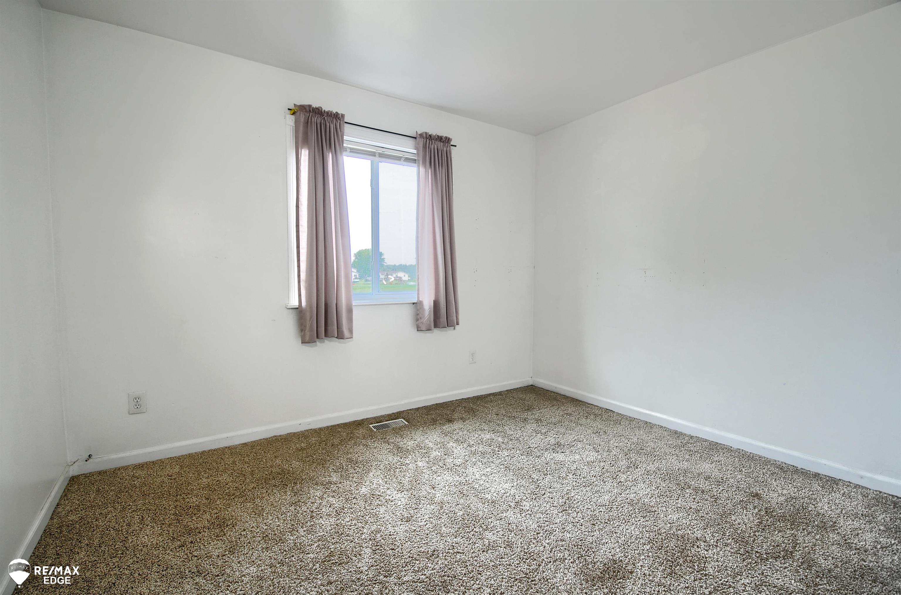 9048 Baldwin Road Gaines, MI 48436 - Photo 18 of 28 50114398-17.JPG